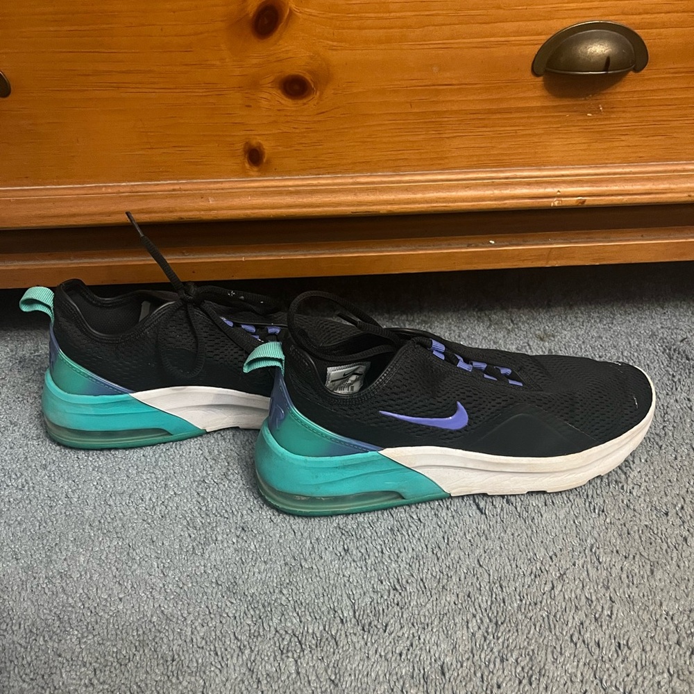 Nike air women’s sneakers